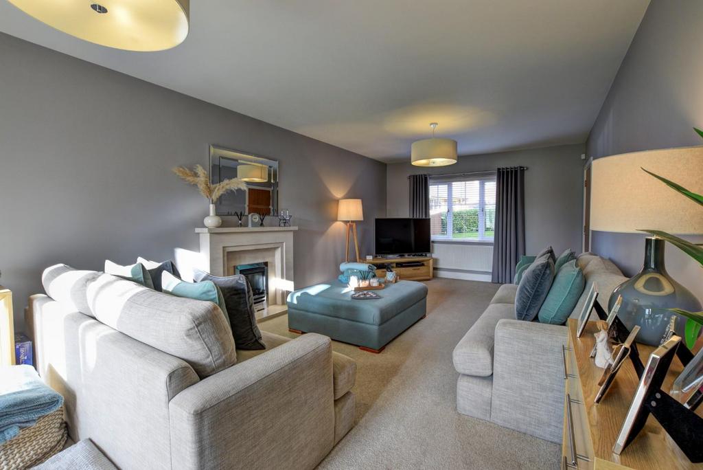 Grenfell Gardens, Colne 4 bed detached house £550,000