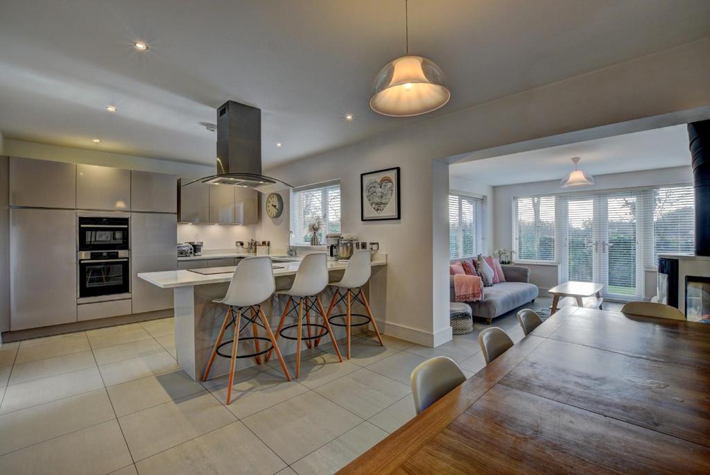 Grenfell Gardens, Colne 4 bed detached house £550,000
