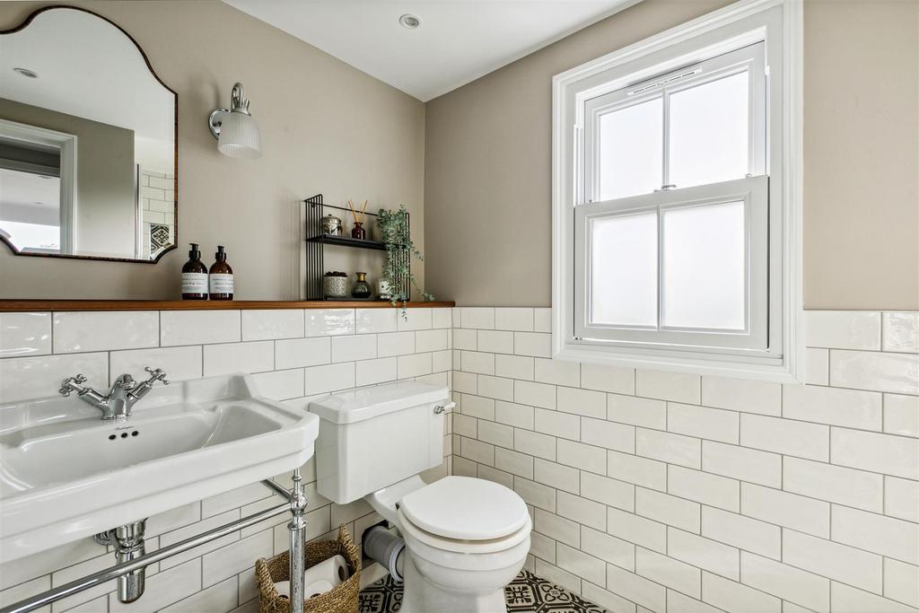 1b Cranbrook Road, W4 2 LH-2.jpg