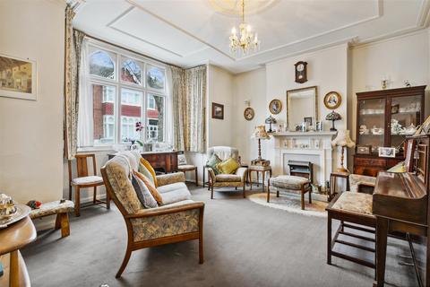 9 Merton Avenue, London, W4 1TA