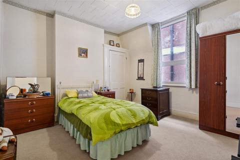 9 Merton Avenue, London, W4 1TA