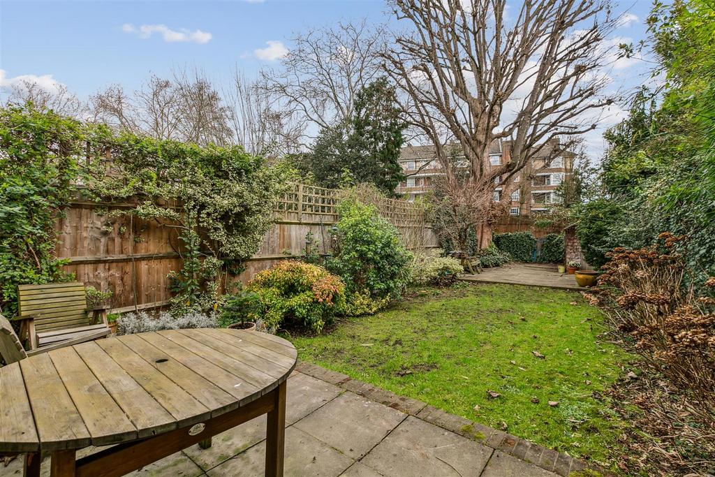 Woodstock Road, London, W4 5 bed terraced house £1,695,000