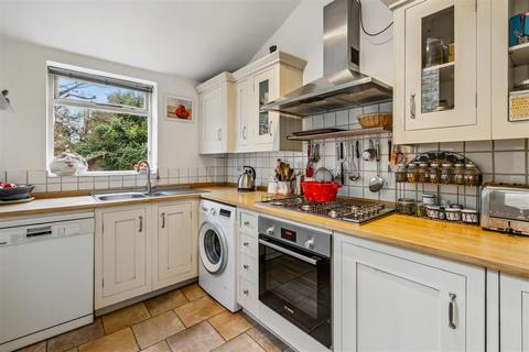 92 Woodstock Road, London, W4 1EG