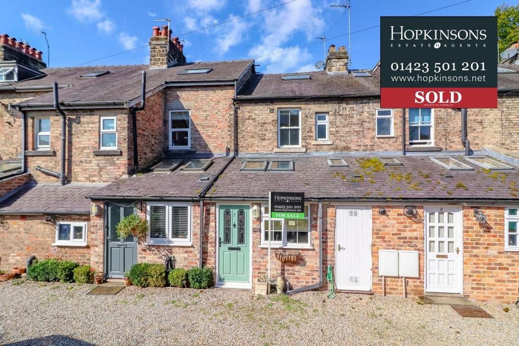 Flaxton Terrace, Pannal, Harrogate 2 bed terraced house for sale £300,000