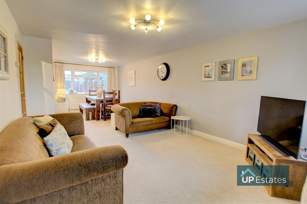 Dorchester Way, Coventry 3 bed semidetached house £275,000