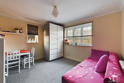 1 bedroom flat for sale - Caspian Way, Purfleet