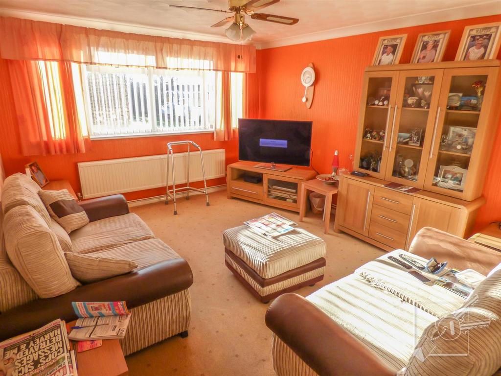 Mulberry Road, Northfleet, Gravesend 3 bed house £320,000