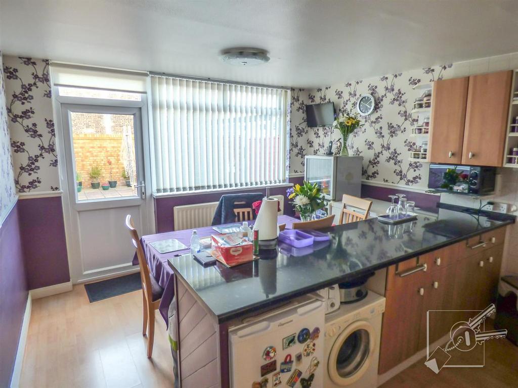 Mulberry Road, Northfleet, Gravesend 3 bed house £320,000
