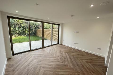 4 bedroom end of terrace house for sale, New Islington Gardens, Snell Street, Manchester