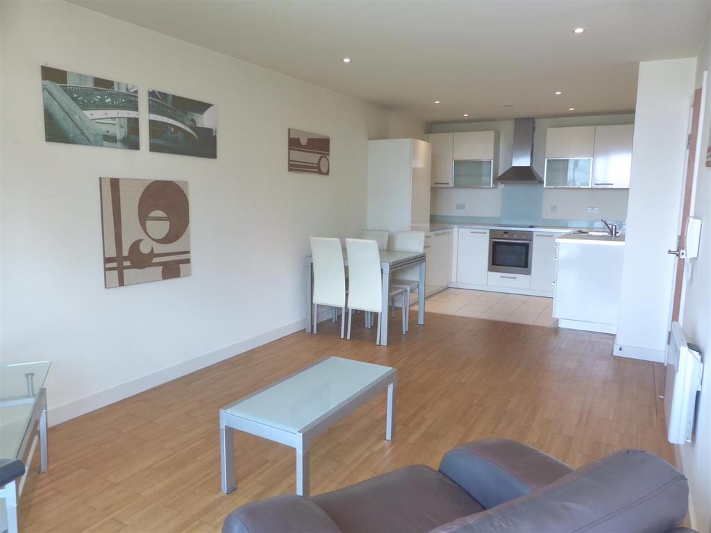 St Island, 5 Kelso Place, Manchester 2 bed apartment £1,250 pcm (£288 pw)