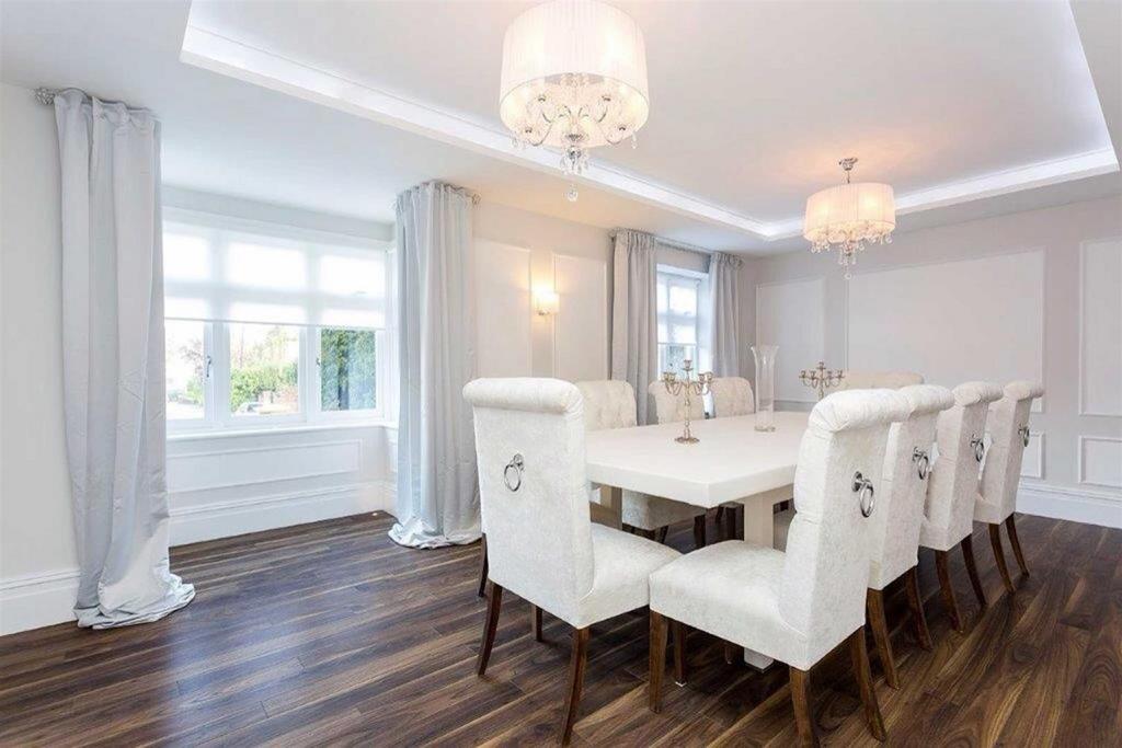 Dining room.jpg