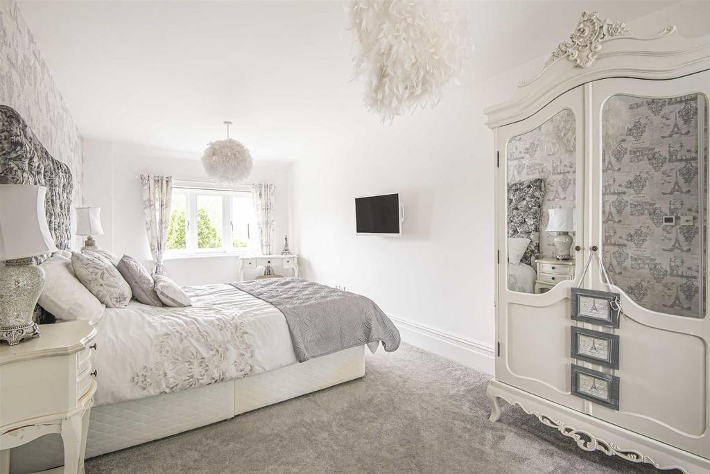 Bed 3.jpg