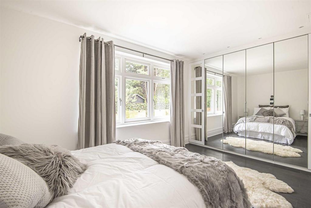 Bed 4.jpg