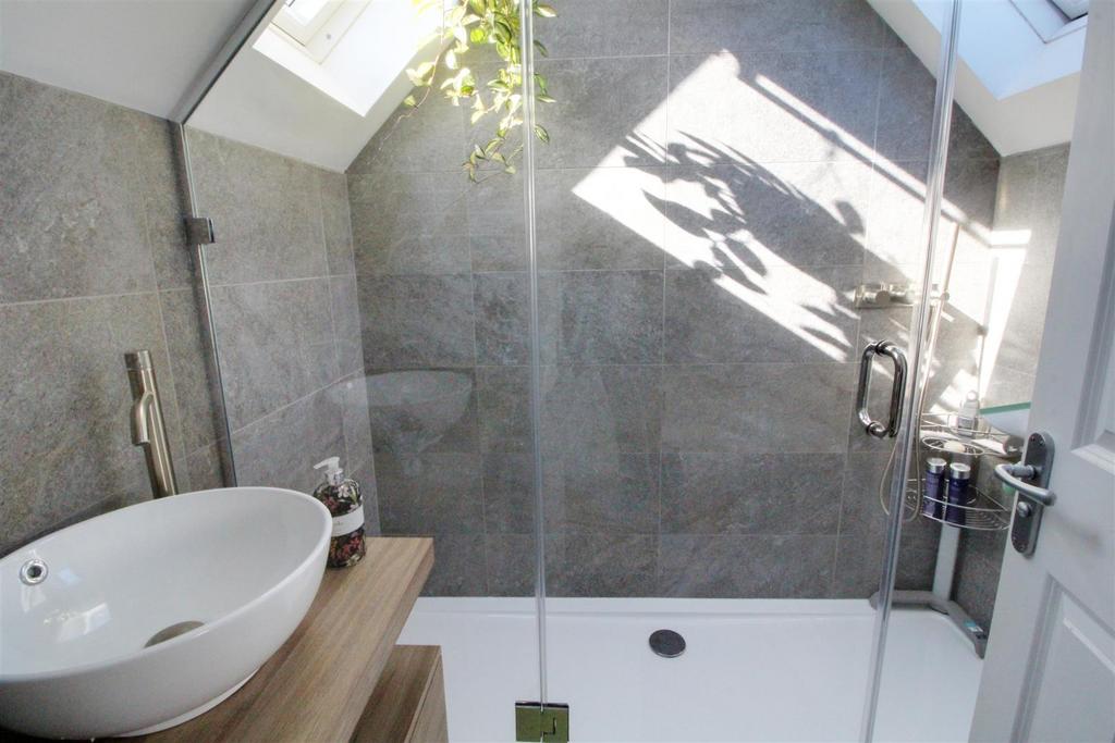 Bathroom2.jpg