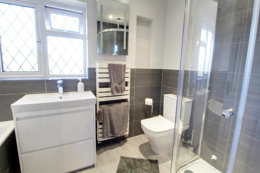 Bathroom1.jpg