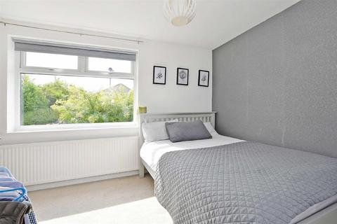 2 Barnfield Drive, Sheffield, S10 5TB