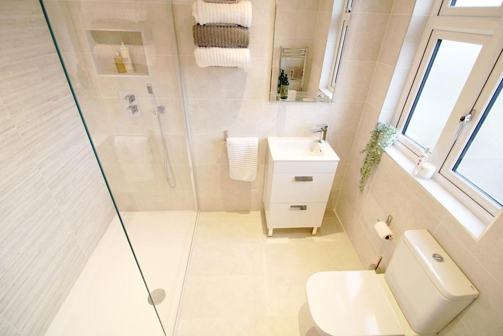 En Suite Shower Room