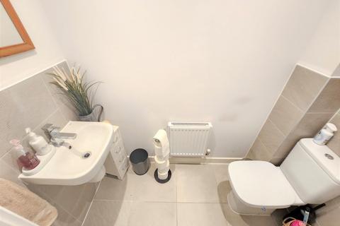 4 Birch Ride, Binfield, Bracknell, RG42 4GJ