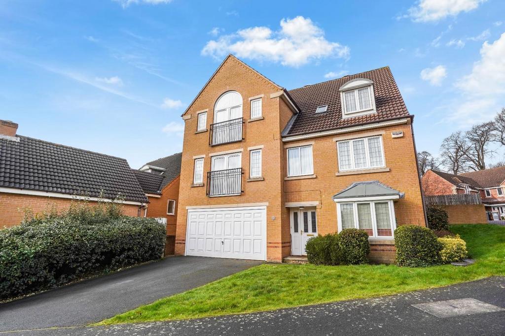 Stoneleigh Close, Leeds, LS17 4 bed detached house for sale £650,000