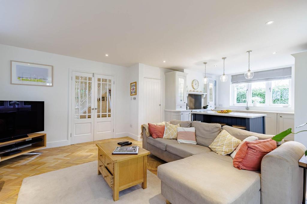 Mill Road, Felsted, Dunmow 5 bed detached house £950,000