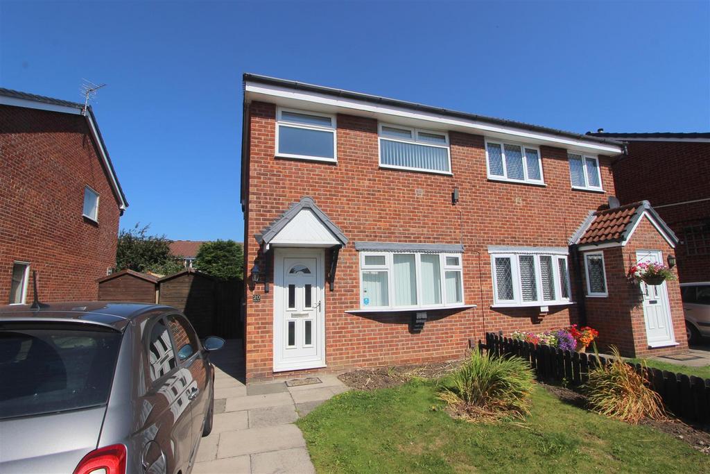 Sutcliffe Court, Harrowgate Hill... 3 bed semidetached house £137,000