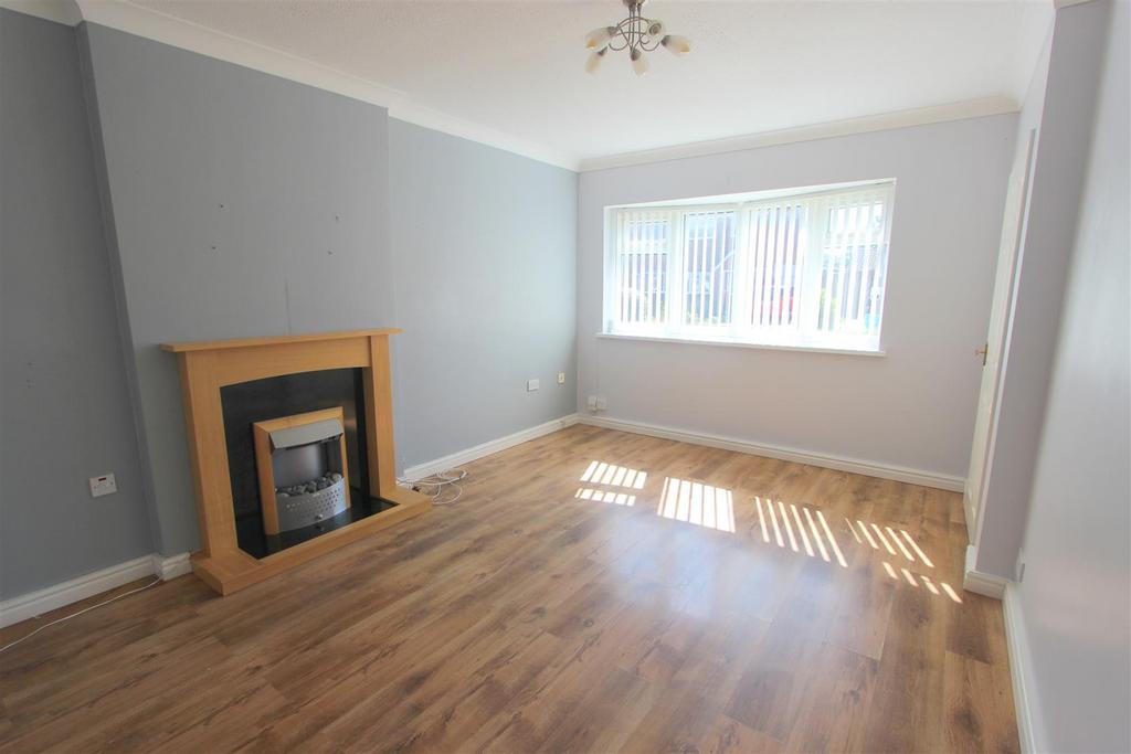 Sutcliffe Court, Harrowgate Hill... 3 bed semidetached house £137,000