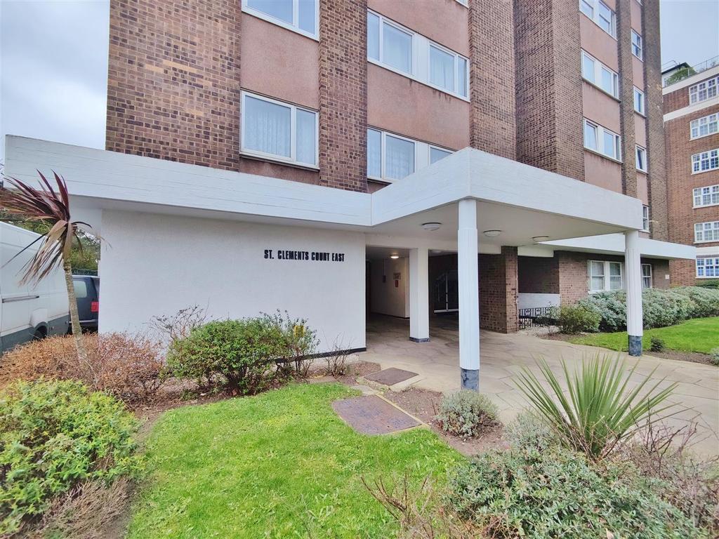 Broadway West, LeighOnSea 2 bed flat £1,095 pcm (£253 pw)