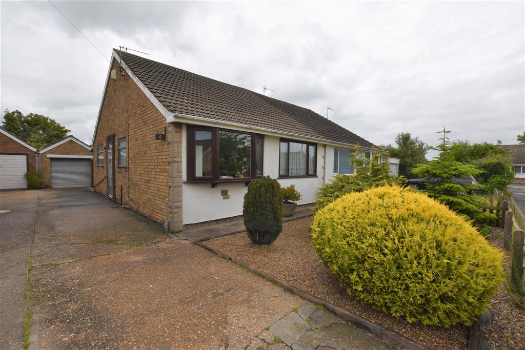 Manor Road, Thorngumbald, Hull 2 bed semidetached bungalow £135,000