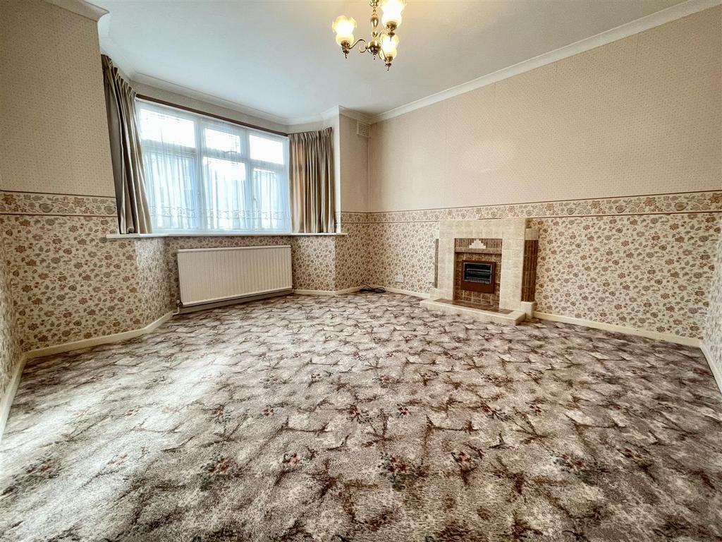 Leebank Road, Halesowen 3 bed semidetached house £310,000