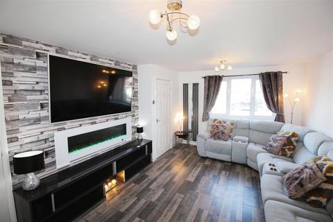 36 Evesham Close, Boldon Colliery, NE35 9LL