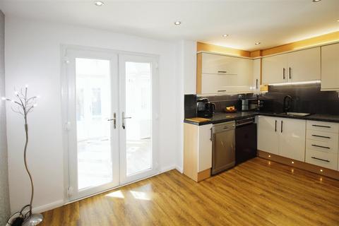 36 Evesham Close, Boldon Colliery, NE35 9LL