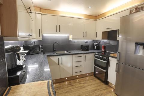 36 Evesham Close, Boldon Colliery, NE35 9LL