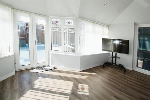 36 Evesham Close, Boldon Colliery, NE35 9LL
