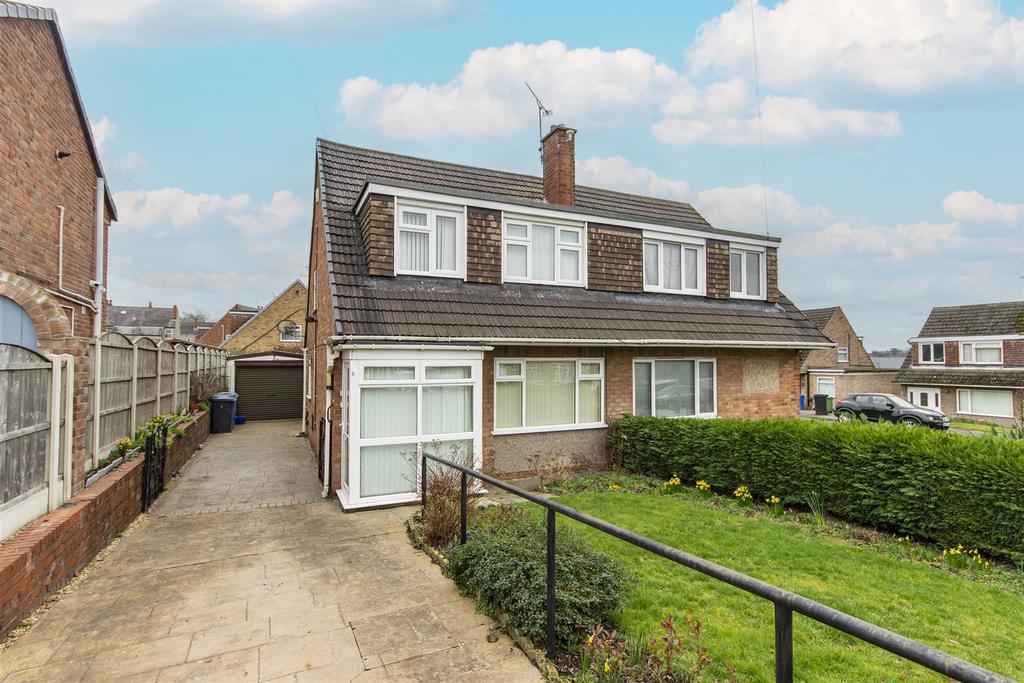 Oakley Avenue, Chesterfield 3 bed semidetached house £210,000