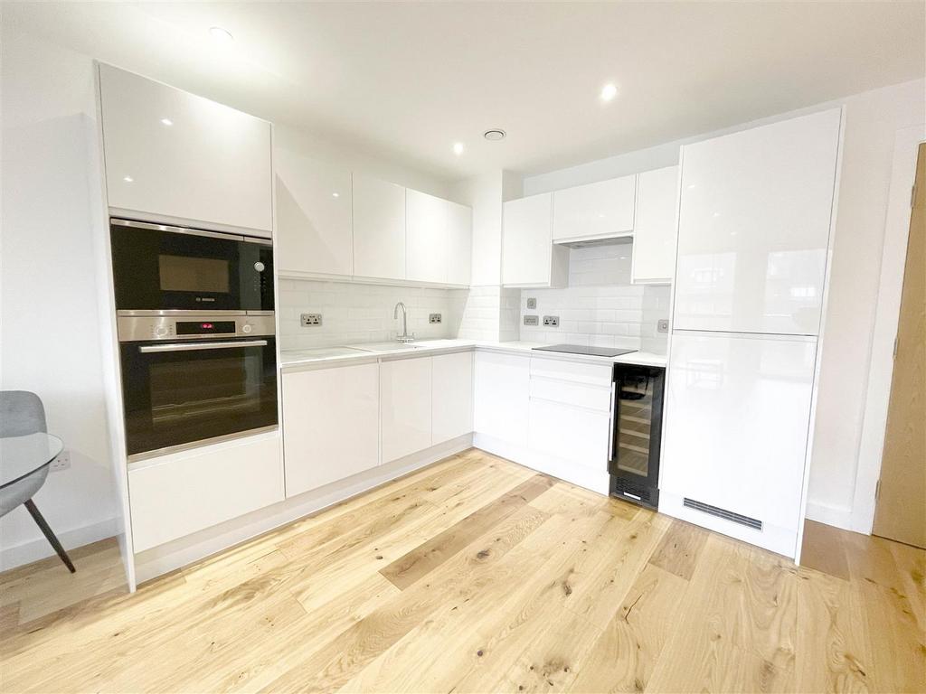 Apartment in Birmingham, West Midlands - View 3