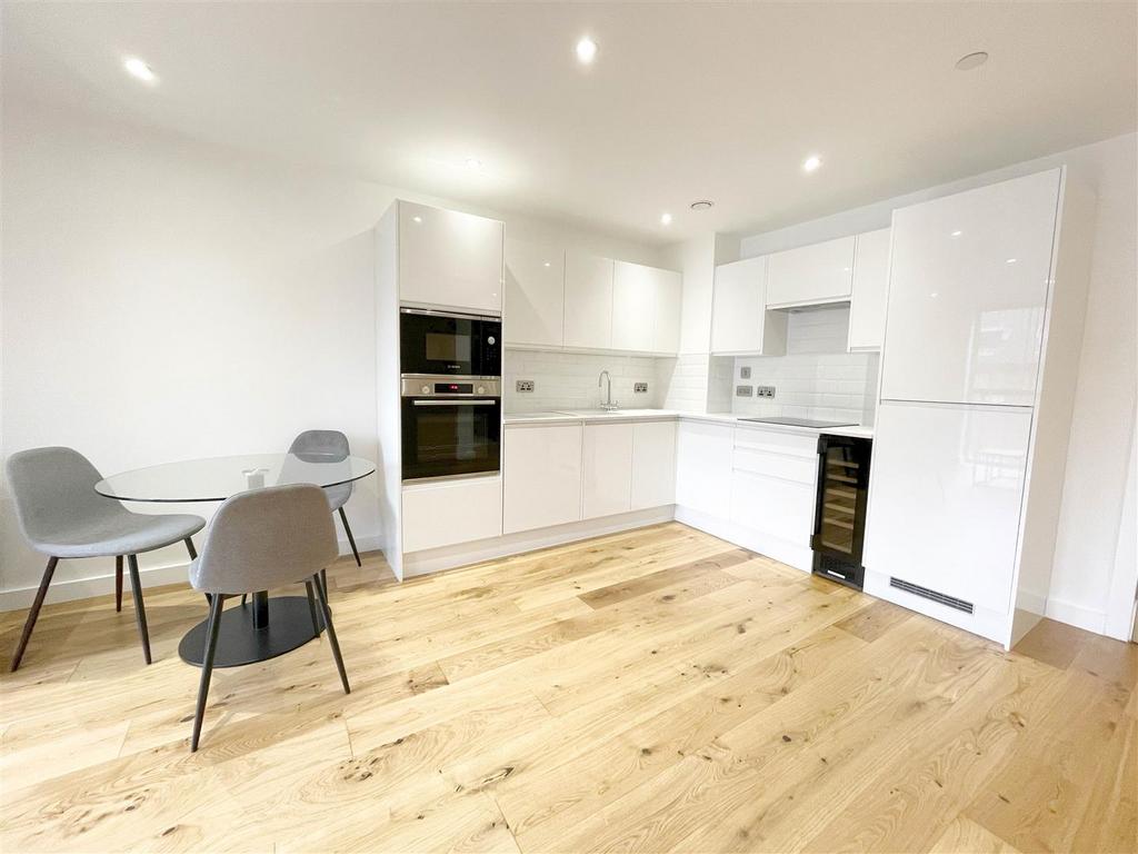 Apartment in Birmingham, West Midlands - View 4