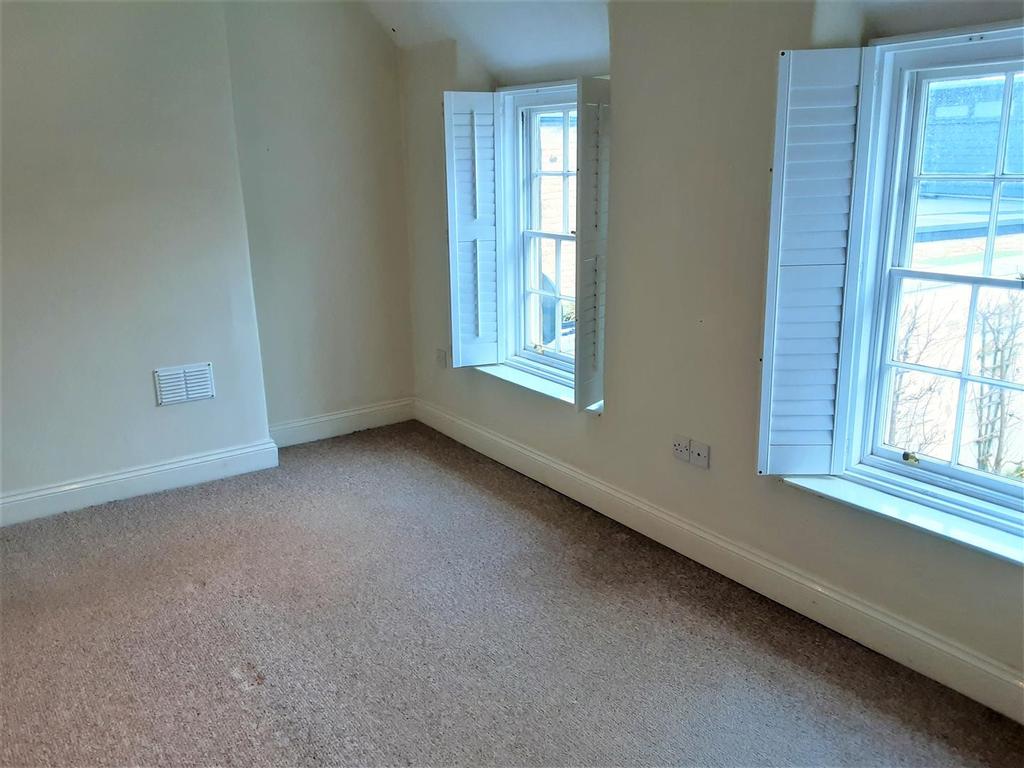 Bedroom 1.jpg