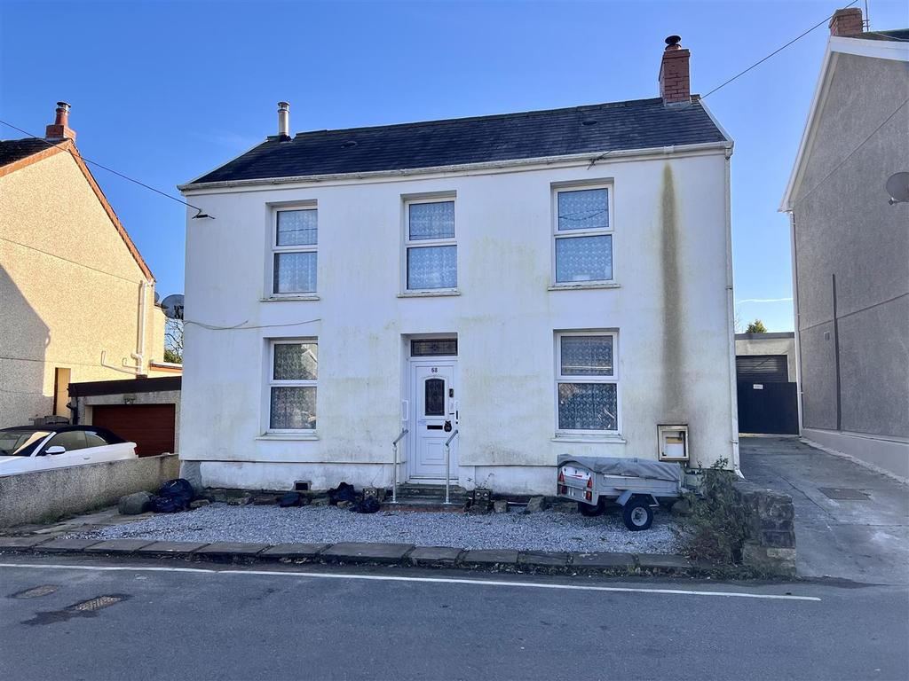 Llandeilo Road, Upper Brynamman... 3 bed detached house £205,000