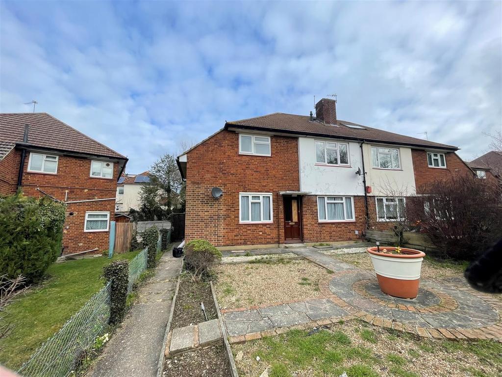 Russett Close, Chelsfield 3 bed flat £1,700 pcm (£392 pw)