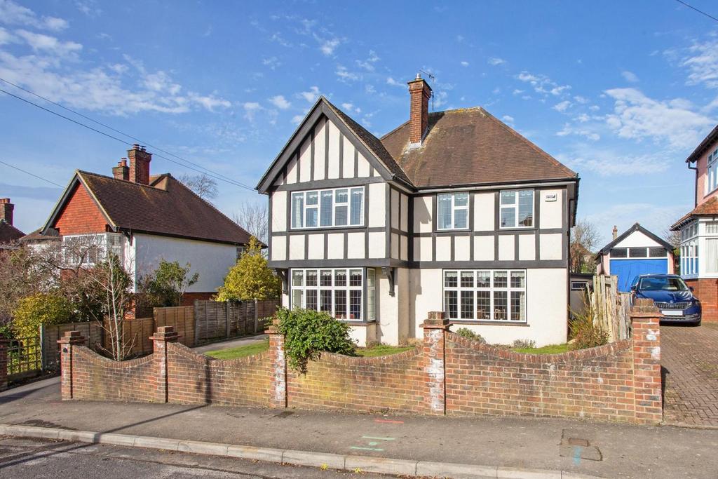 Moberly Road, Salisbury 4 bed house £800,000
