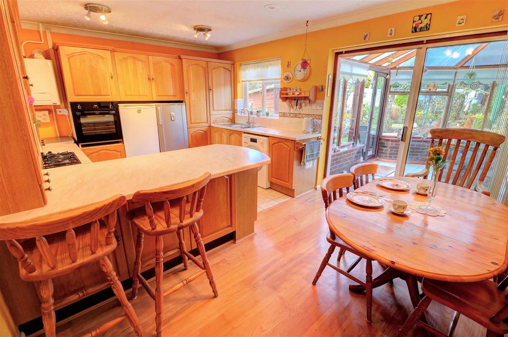 Bilford Road, Worcester 3 bed semidetached bungalow for sale £300,000