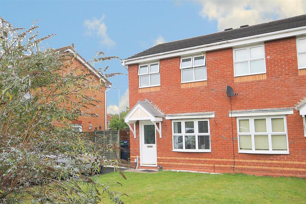 Exeter Drive, Tamworth, B79 7YQ 2 bed semidetached house £850 pcm (£