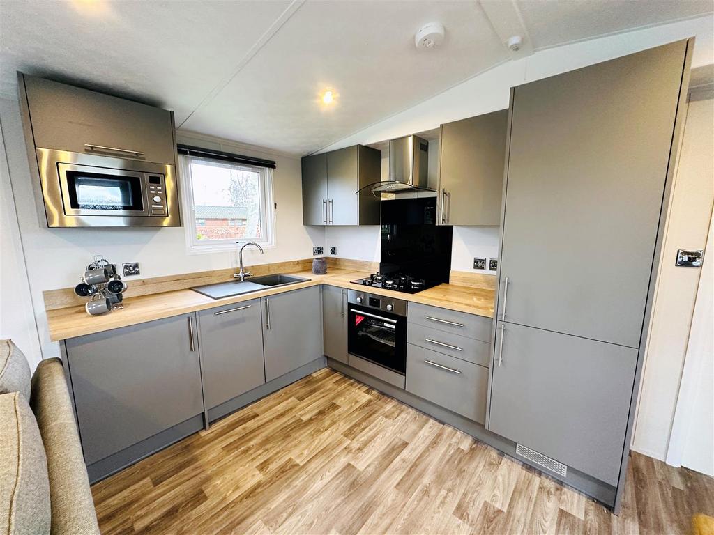 Kitchen Dining Area