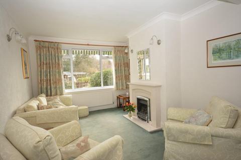 87 Ashover Road, Old Tupton, Chesterfield, S42 6HQ