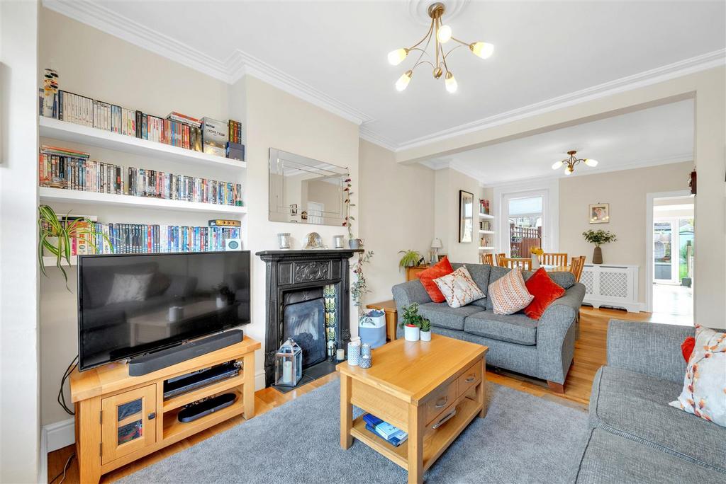 Croft Road, Bromley 3 bed end of terrace house for sale £600,000