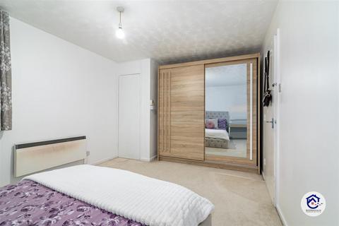 39 Acworth Close, London, N9 8PJ