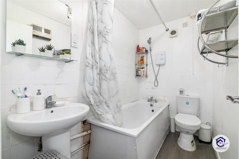 39 Acworth Close, London, N9 8PJ
