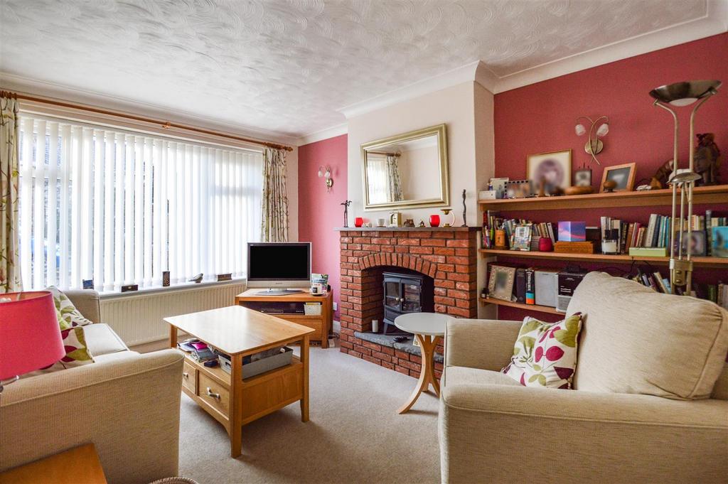 Kerry Drive, Kirk Ella, Hull 3 bed semidetached house £240,000