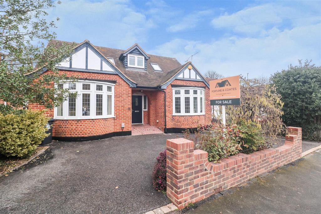 The Forebury, Sawbridgeworth 3 bed detached bungalow £700,000