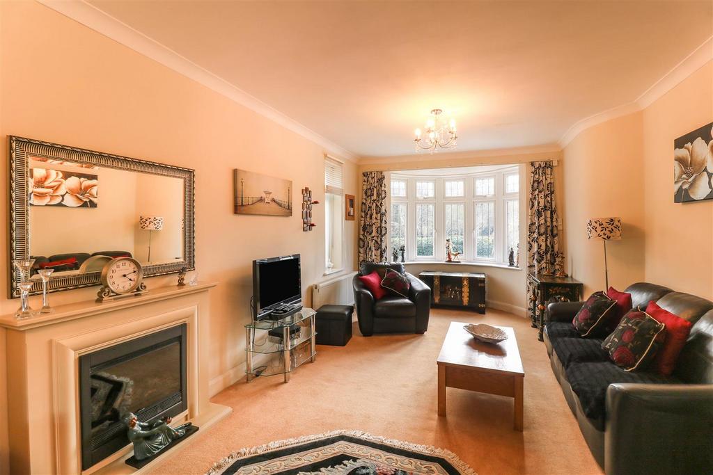 The Forebury, Sawbridgeworth 3 bed detached bungalow £700,000